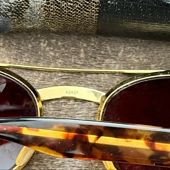 FENDI VTG Aviator Gold Rimmed Oval Logo Singlasses - Picture 10 of 14